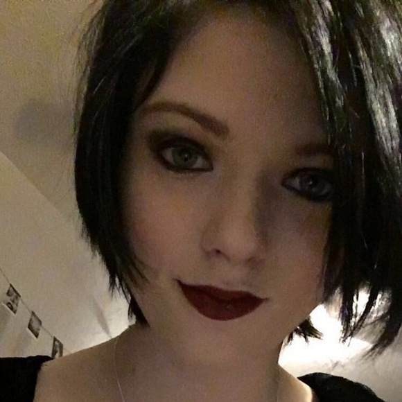 Meet your Posher, Ali - Picture 1 of 1